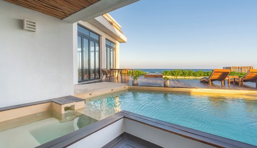 Economy Suite, 1 King Bed, Pool Access, Ocean View