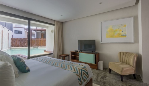 Suite with plunge pool