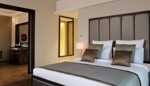 Deluxe Suite, 1 King Bed