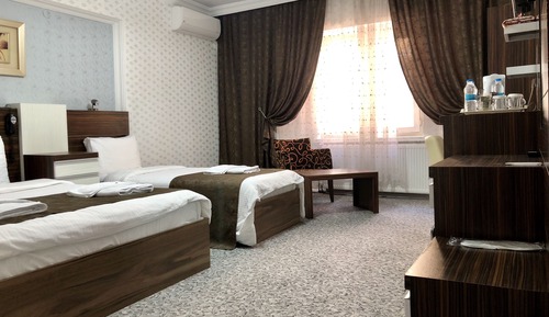 Family Triple Room, City View