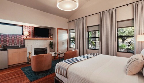 Deluxe Double Room, 1 King Bed, Bathtub, Ground Floor
