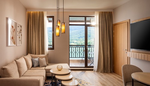 Suite, Lake View (Regency)
