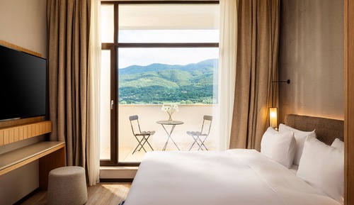Executive Suite (Panoramic View)