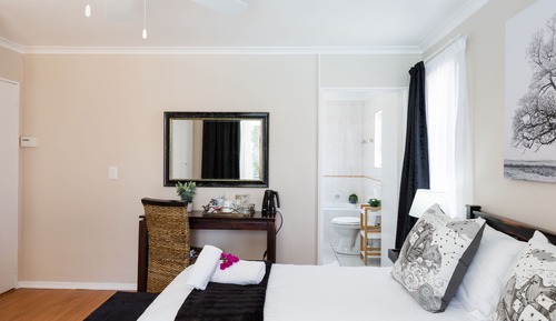 Comfort Room, 1 Bedroom (Pool Facing Twin)