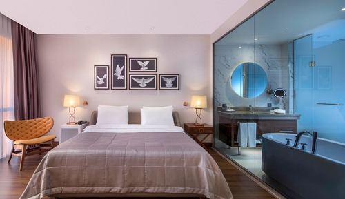 Executive Room, 1 King Bed (Bath)