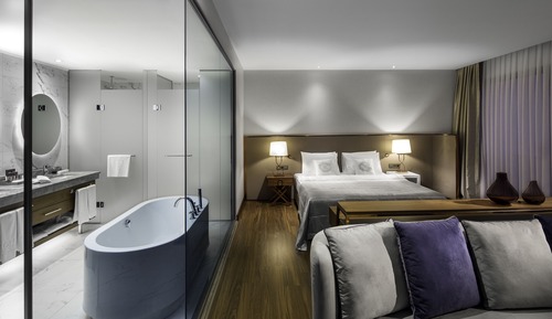 Suite, Corner (Golden Horn View)