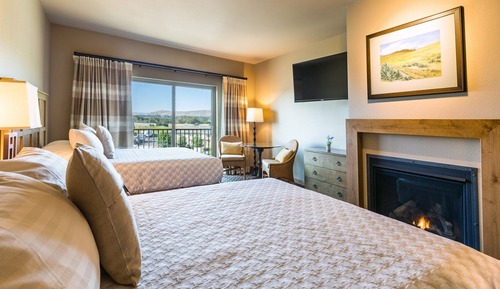 Room, 2 Queen Beds, Mountain View