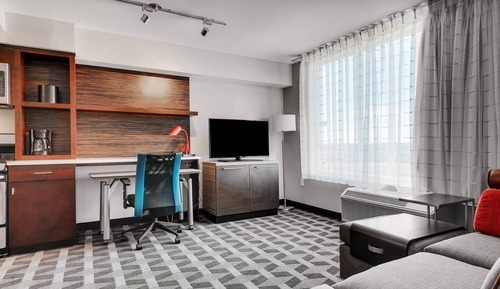 Suite, 1 Queen Bed with Sofa bed (Hearing Accessible)