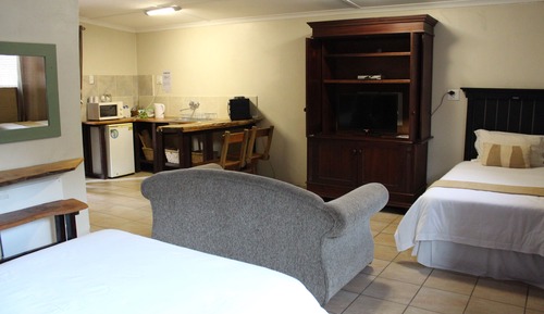 Family Room, 1 Bedroom