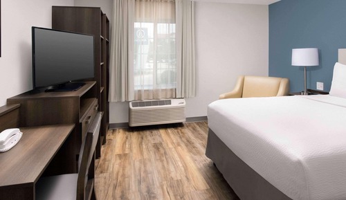 Room, 1 Queen Bed, Accessible, Non Smoking (Roll-in Shower)