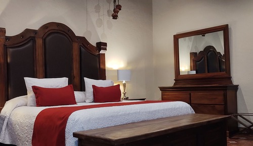 Luxury Chalet, 1 King and 1 Queen Bed
