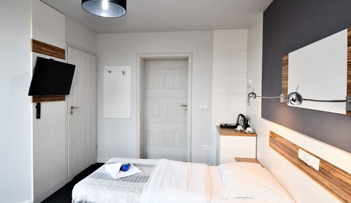 Classic Double or Twin Room, Private Bathroom