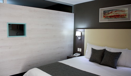 Room (Suite)