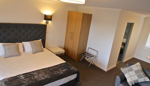 King Spa Suite