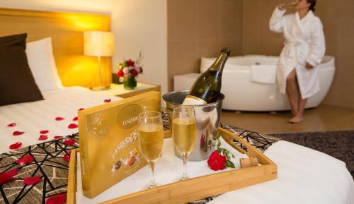 King Spa Suite
