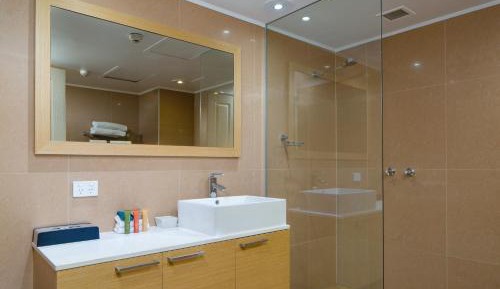One Bedroom Apartment with Full Kitchen