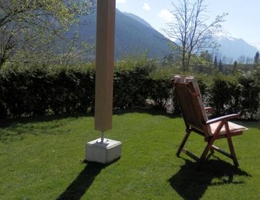 Apartment with Mountain View