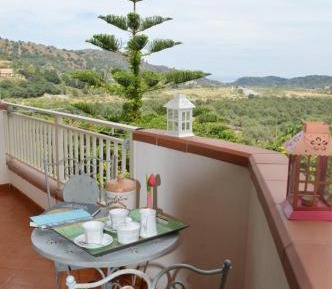 Apartment with Garden View