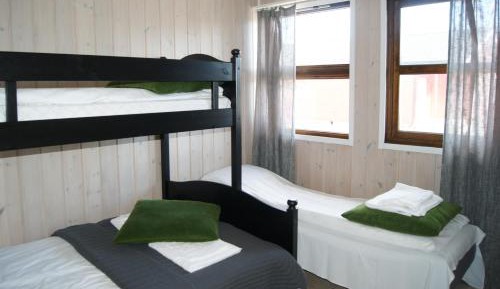 Family Room (2 Adults + 2 Children)