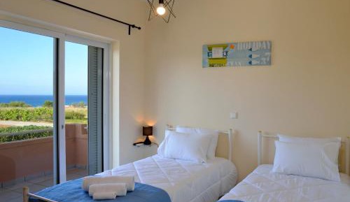 Apartment with Sea View and Private Garden