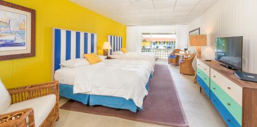 Standard Queen Room