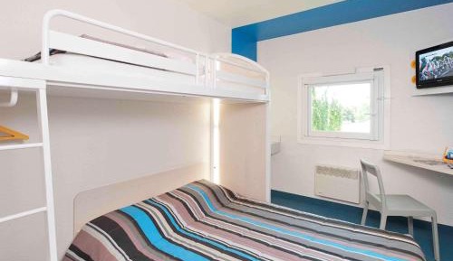 Triple Room with Shared Bathroom