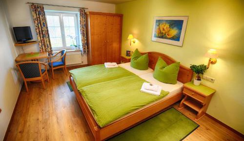 Double or Twin Room with Bathroom