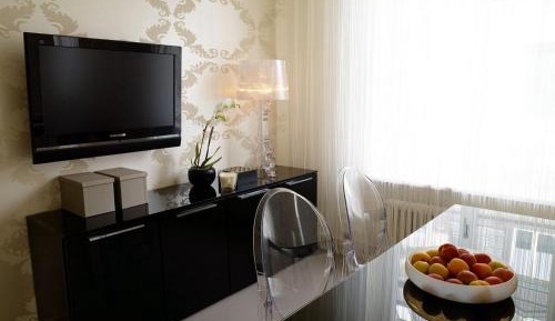 Junior One-Bedroom Apartment