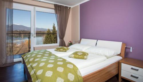 Double Room with Balcony and Lake View