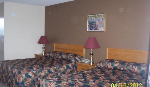 Queen Room with Two Queen Beds - Non-Smoking