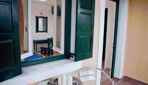 Studio (2 Adults)