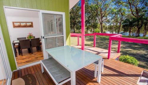 Superior Waterfront Villa - No pets allowed