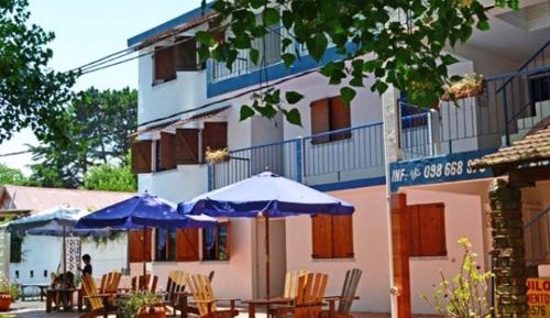 One-Bedroom Apartment (2 Adults ) with garden view