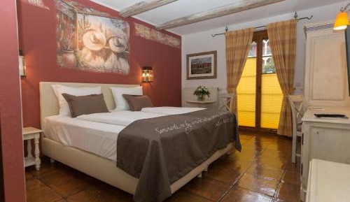 Single Room (1 Adult)
