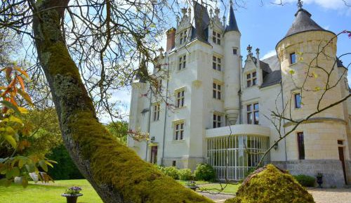 Thirteen-Bedroom Castle