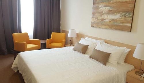 Premier Room 1