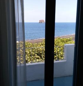 Standard Triple Room with Sea View