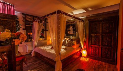 Deluxe Suite with Spa Bath