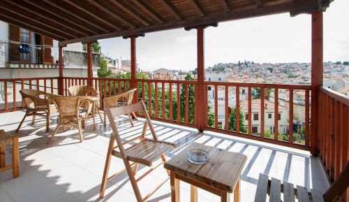 One-Bedroom Apartment with Sea View