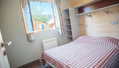 Chalet (4-6 Adults)