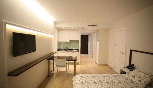 Studio (2 Adults)