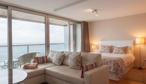 One-Bedroom Apartment with Balcony and Sea View and Hot Tub