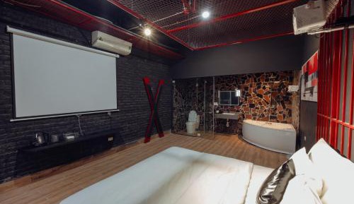 Deluxe Queen Studio 