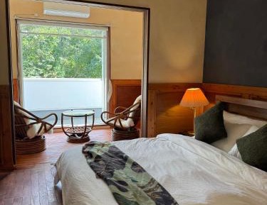 Queen Room with Balcony