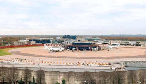 Superior Queen Room with Runway View