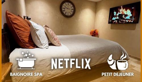 Queen Room with Spa Bath