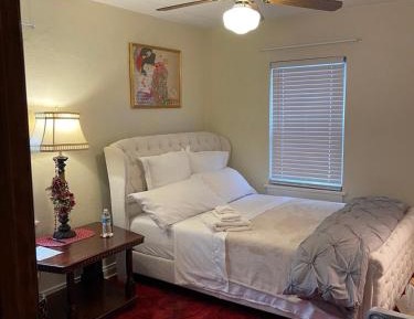 Deluxe Double Room (2 Adults + 1 Child)