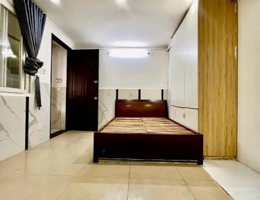 One-Bedroom Apartment with Balcony