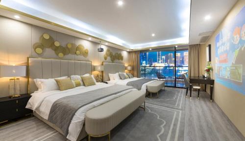 Superior One-Bedroom Apartment with Balcony