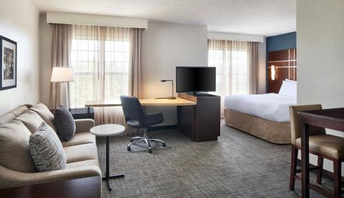King Studio with Sofa Bed - Hearing Accessible